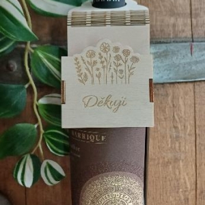Dárková, dřevěná, závěsná krabička na láhev vína - květiny (Děkuji)