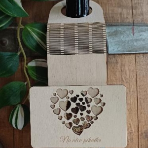 Dárková, dřevěná, závěsná obálka na peníze - na něco pěkného